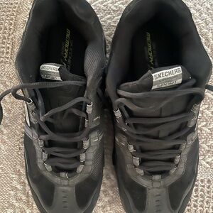 Men’s black sketchers
